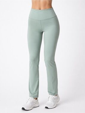 SHEIN Mint Green High Waist Flare Leggings | Soft Stretch Yoga Pants M